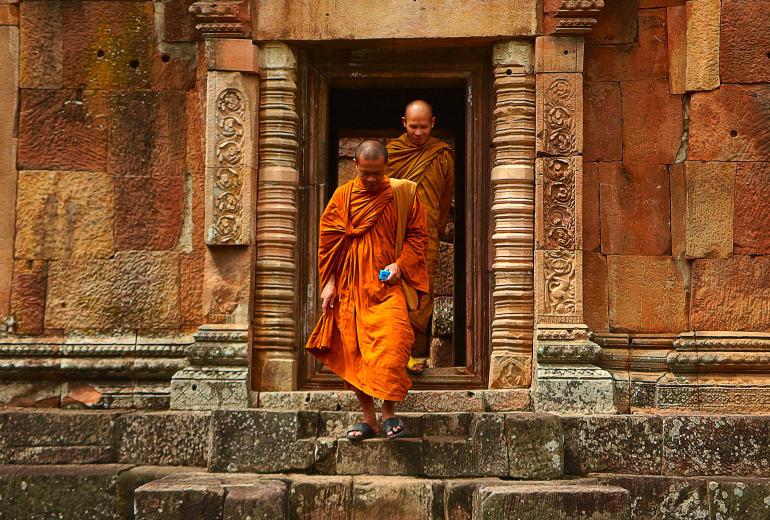thailand-monks-temple-tourism-161183_111.jpg