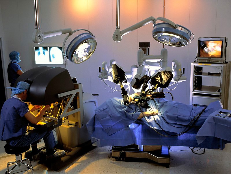 Операции для мужчин на «Da Vinci»: еще один повод подружиться с роботами