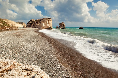 Petra_tou_romiou_beach1.jpg