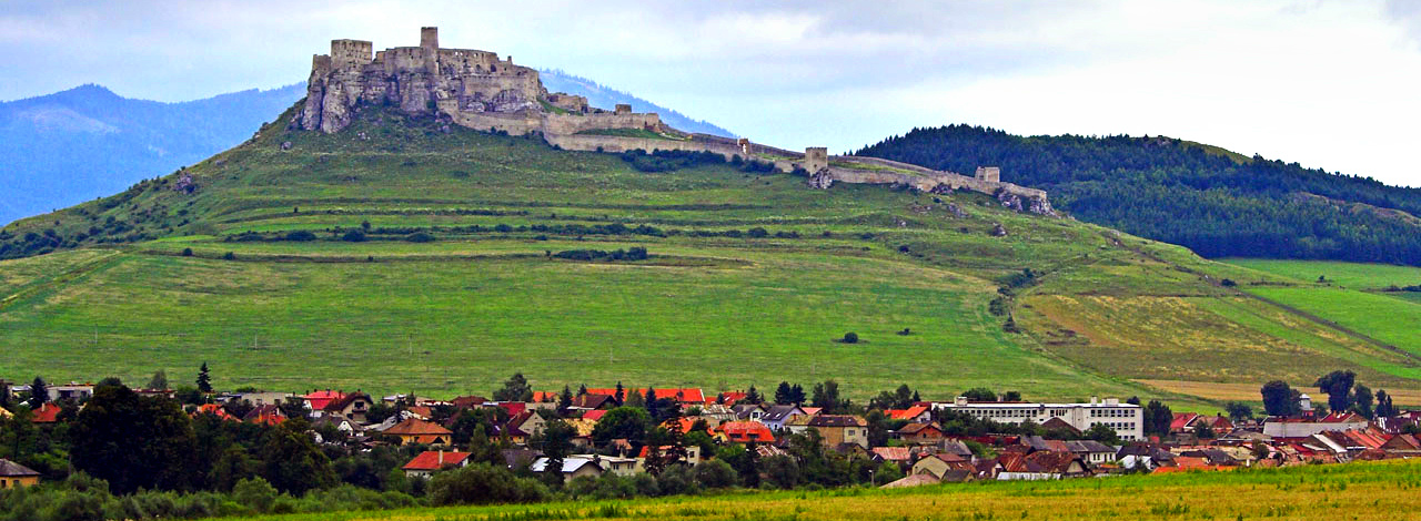 Spis_Castle_-_Slovakia_1.jpg