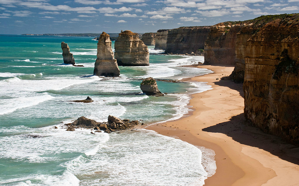 1024px-The_twelve_apostles_Victoria_Australia_2.jpg