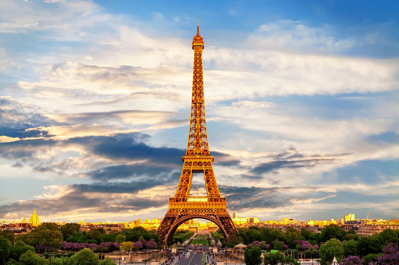 eiffel-tower-in-paris-151-small.jpg