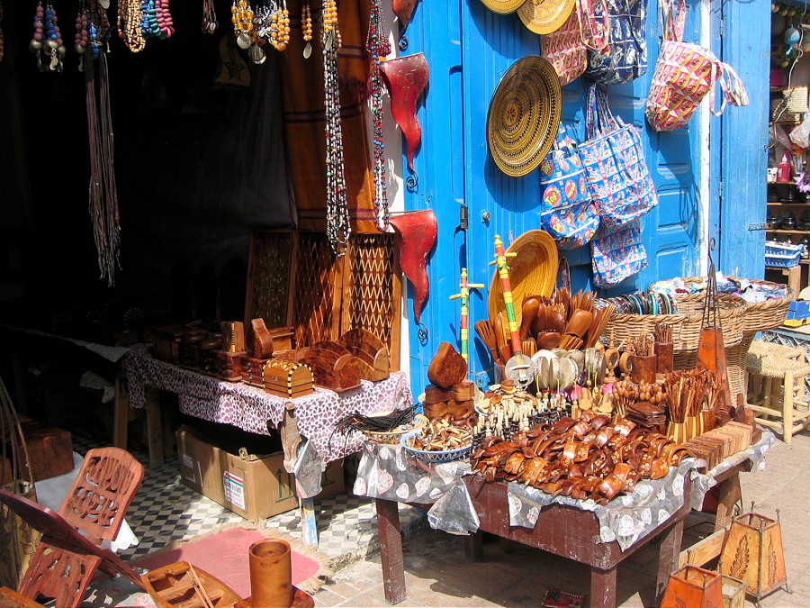 Souvenirs,_local_and_imported_(2902038836).jpg
