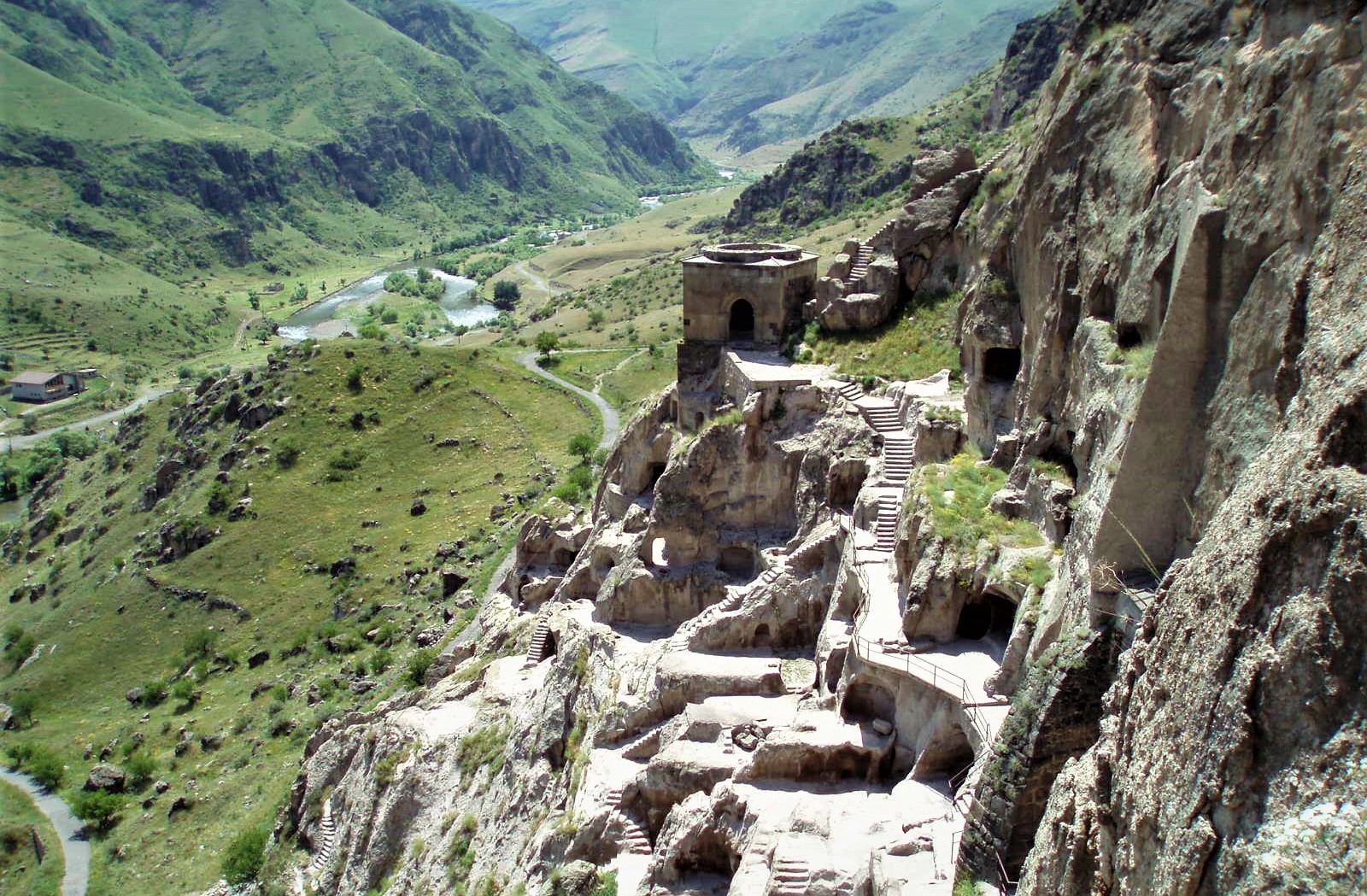 Vardzia_(9).jpg