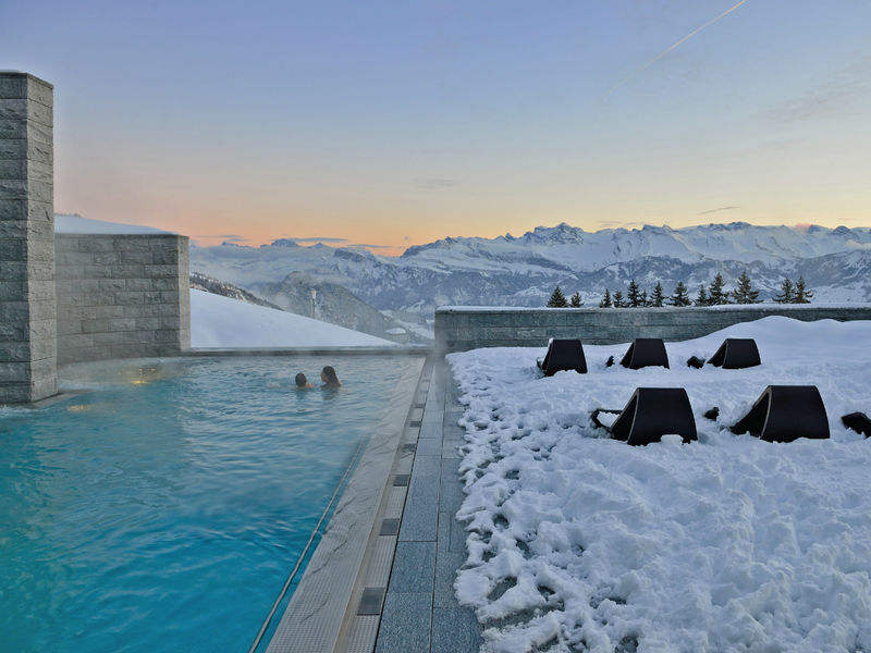Mineralbad-von-aussen-im-Winter_bearb_front_large.jpg Mineralbad-von-aussen-im-Winter_bearb_front_large.jpg