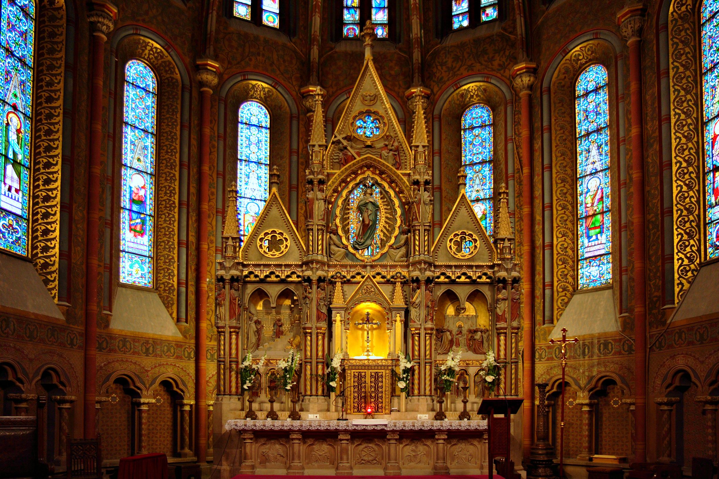 Matthias_Church_Budapest_Altar_1.jpg