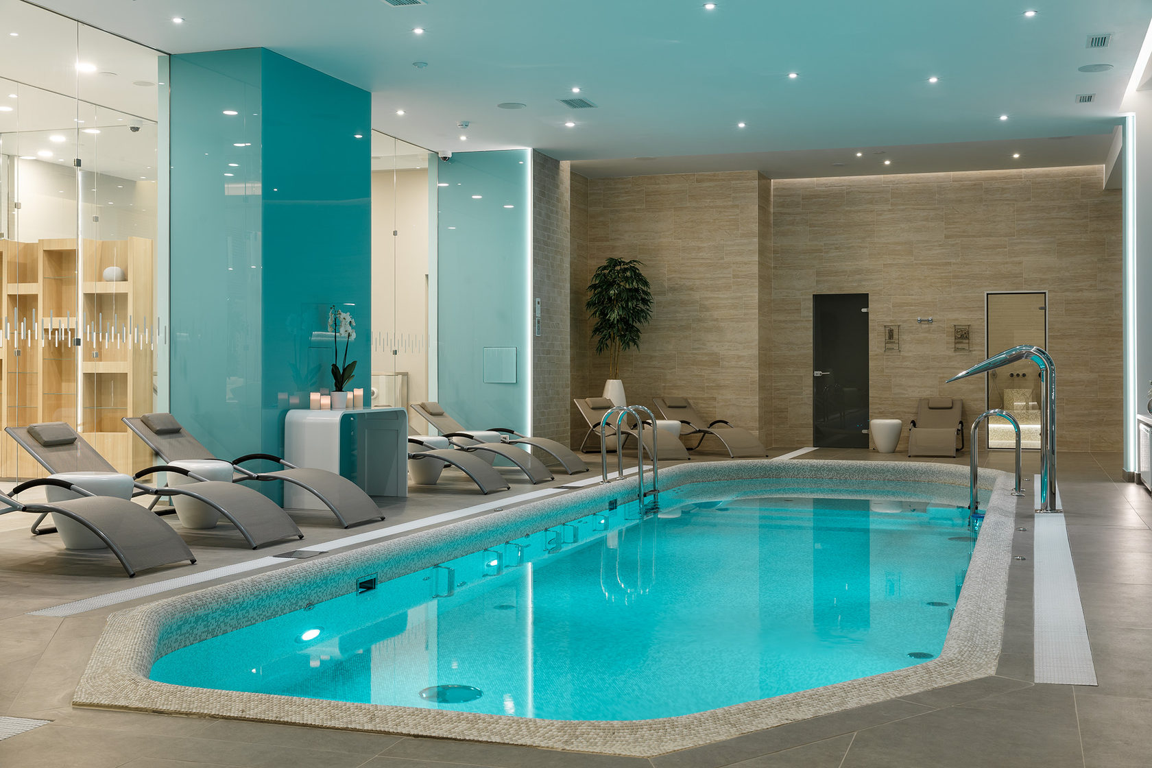 poolfirstline.jpg poolfirstline.jpg