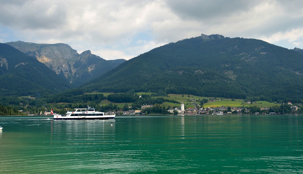 Ship_Salzkammergut_on_the_Wolfgangsee.jpg